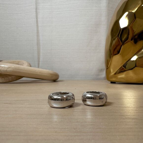 Rhinestone‎ Silver Clip Magnetic Earrings - Picture 3 of 6